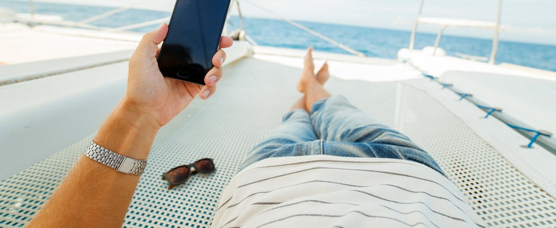 blog-why-should-you-choose-a-yacht-rental-over-a-hotel-vacay-1