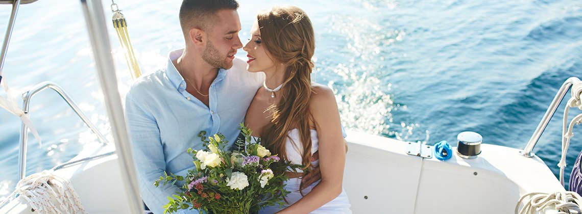 benefits-of-getting-married-on-a-yacht