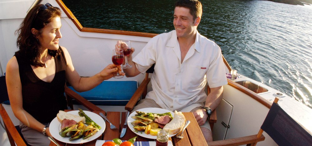 make-your-new-year-memorable-on-a-luxury-yacht-in-dubai